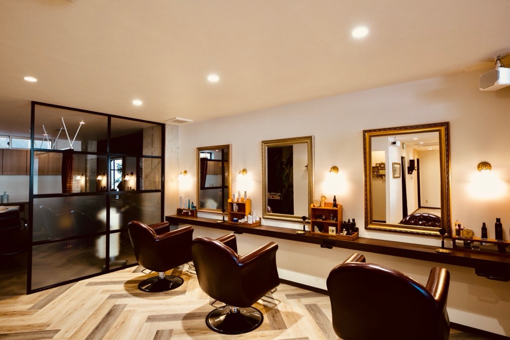 【ナゴヤドーム前矢田】◆駅徒歩1分の路面店1F◆社会保険完備◆ミーティング無し・残業無し・営業後の練習無し！ウィッグ代半額負担などの嬉しい待遇も盛りだくさん！エリアトップクラスの給与還元率でスタイリストデビューした後も安心の「Voglio（ヴォリオ）」からアシスタント（美容師）の求人☆★☆