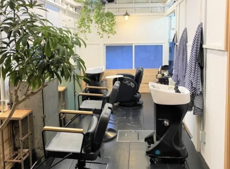 【麻布十番】≪完全週休3日制≫≪土日祝休み月1,2日までOK≫≪社会保険完備≫≪客単価15000円以上≫カフェ併設の隠れ家サロン！専任希望の方も大歓迎！「Terminal #10（ターミナルジュウバン）」からアシスタント（美容師）の求人☆★☆