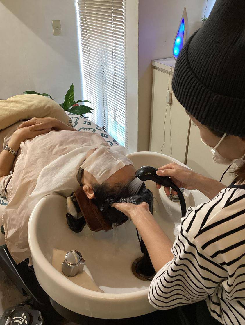 【大塚町】≪高時給・16時迄の勤務OK・勤務日数やお休みの相談OK・育休産休実績あり・着付けメニューあり≫子育て中のママさんも大歓迎！大人女性中心に愛されるアットホームなヘアサロン「Hair make affetto （ヘアーメイクアフェット）」からスタイリスト（美容師）の求人☆★☆