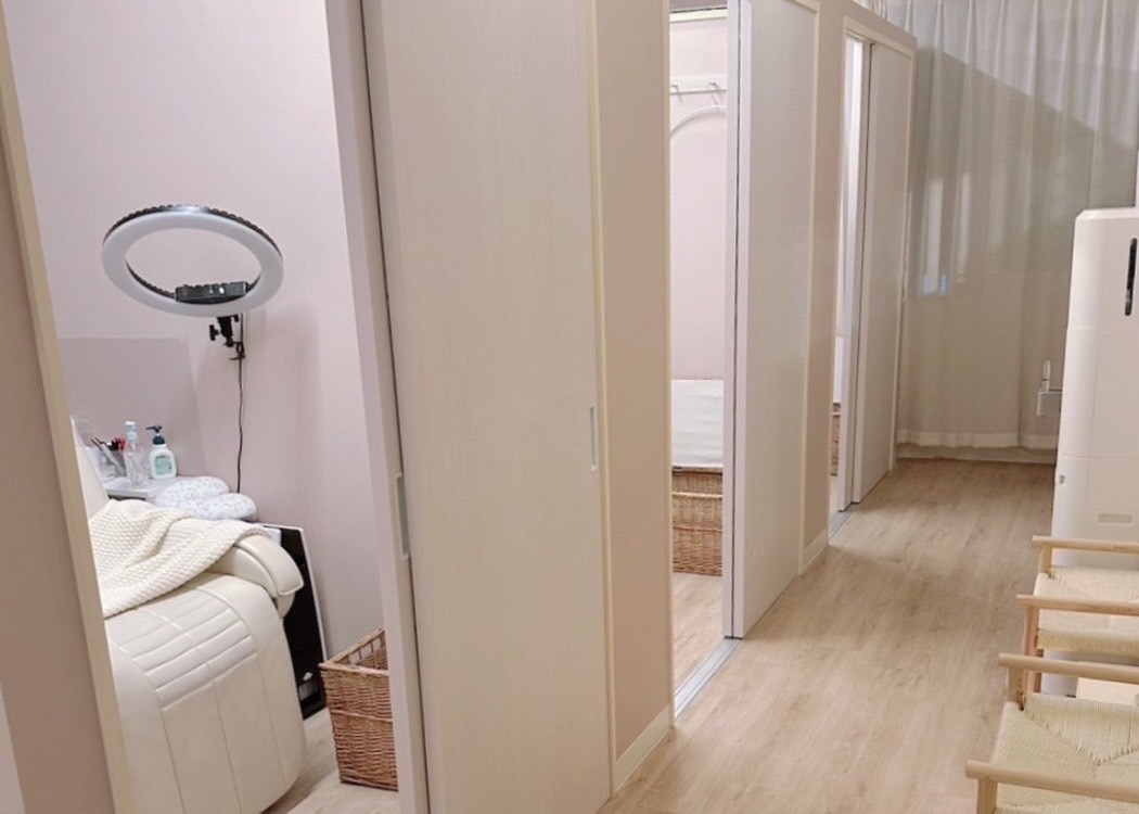 【新百合ヶ丘】≪未経験・新卒生OK≫≪早番固定勤務≫≪完全週休2日制≫≪土日休み月4回までOK≫≪社会保険完備≫≪実働8時間・20時までに退勤可能≫全席個室のアイラッシュサロン!女性が安心して長く働ける環境です「The Octave Royal(オクターブ ロイヤル)」からアイリスト(まつげエクステ・まつげパーマ・アイブロウ)の求人☆☆