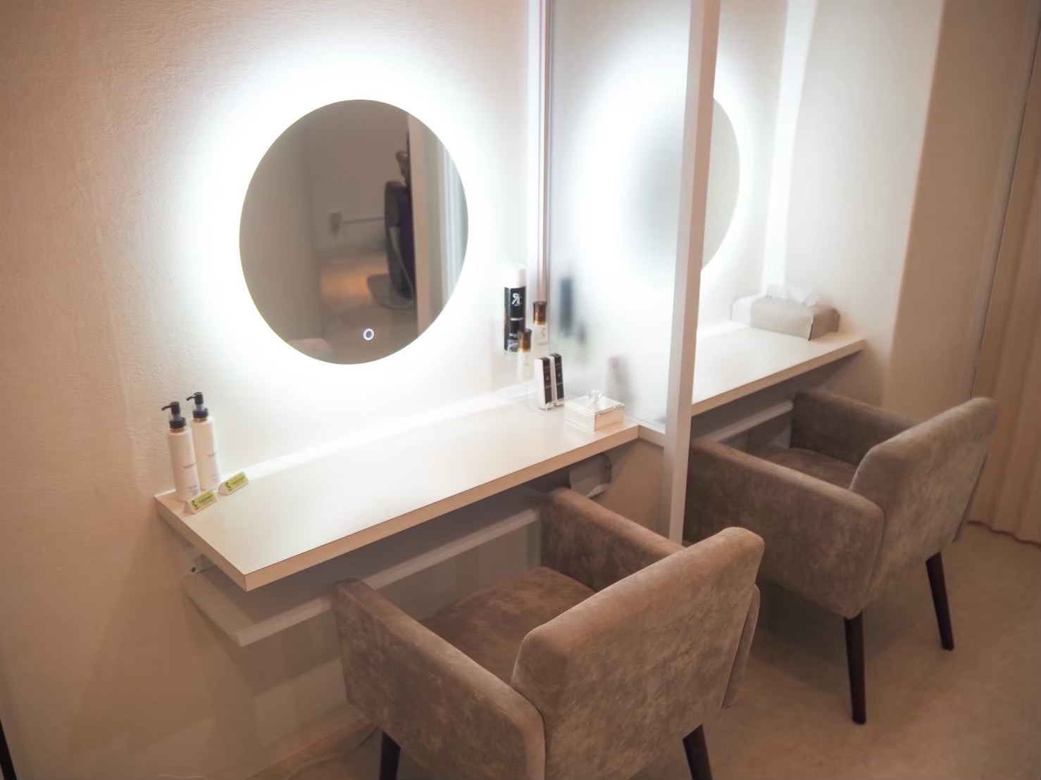 【四条】≪日曜定休≫≪18時まで営業≫≪残業なし≫≪社会保険完備≫≪有給休暇あり≫≪産休育休制度あり≫トータルビューティーサロン「LYS. beauty salon（リスビューティーサロン）」からエステティシャン（エステ）の求人☆★