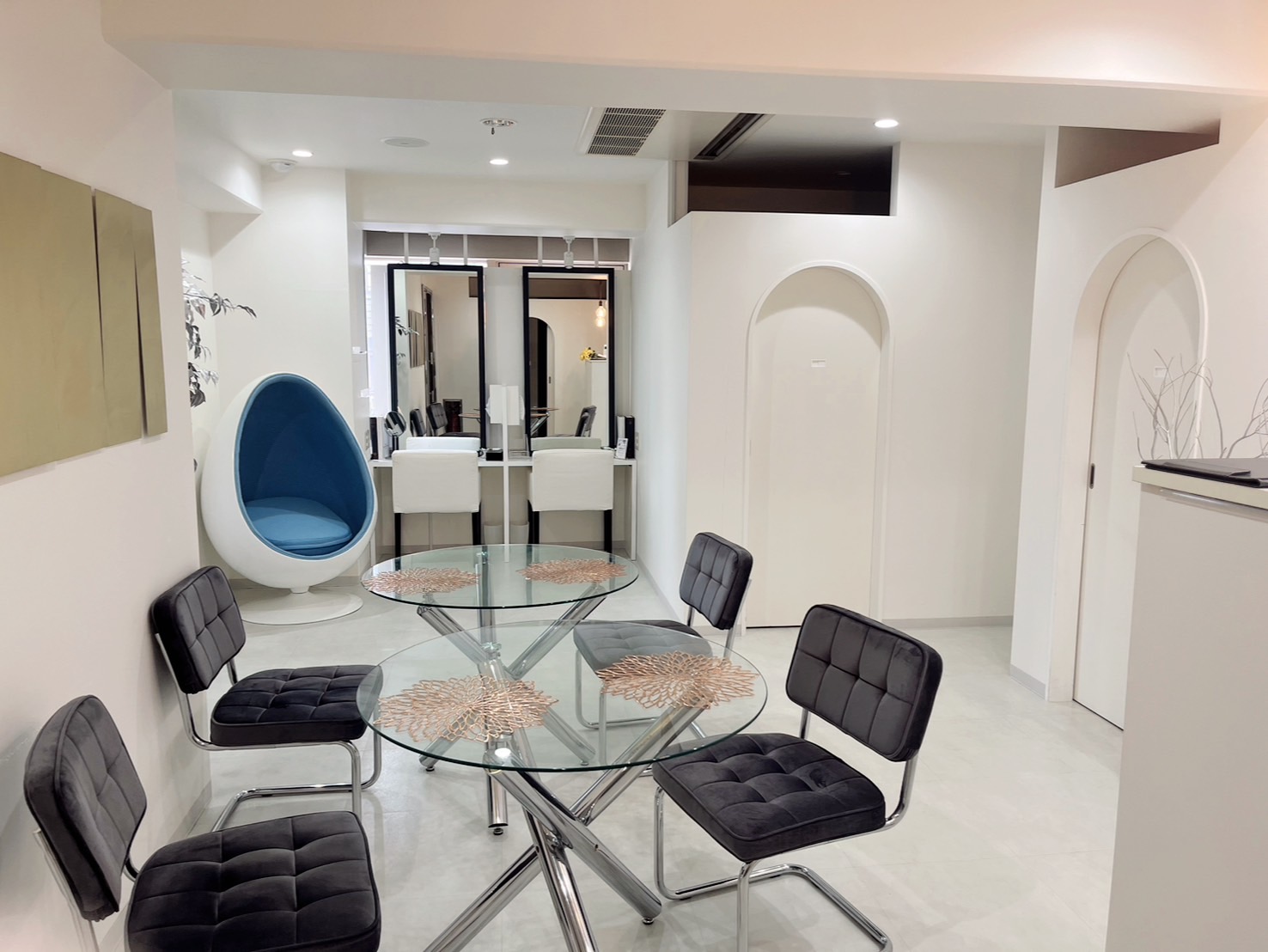 【本町】≪完全週休2日制≫≪WワークOK≫≪独立支援制度あり≫フェイシャル、痩身、脱毛を扱うエステサロン!月2回まで無料施術OKで、自分自身もキレイになれる!「alia (アリア)」からエステティシャンの求人☆☆