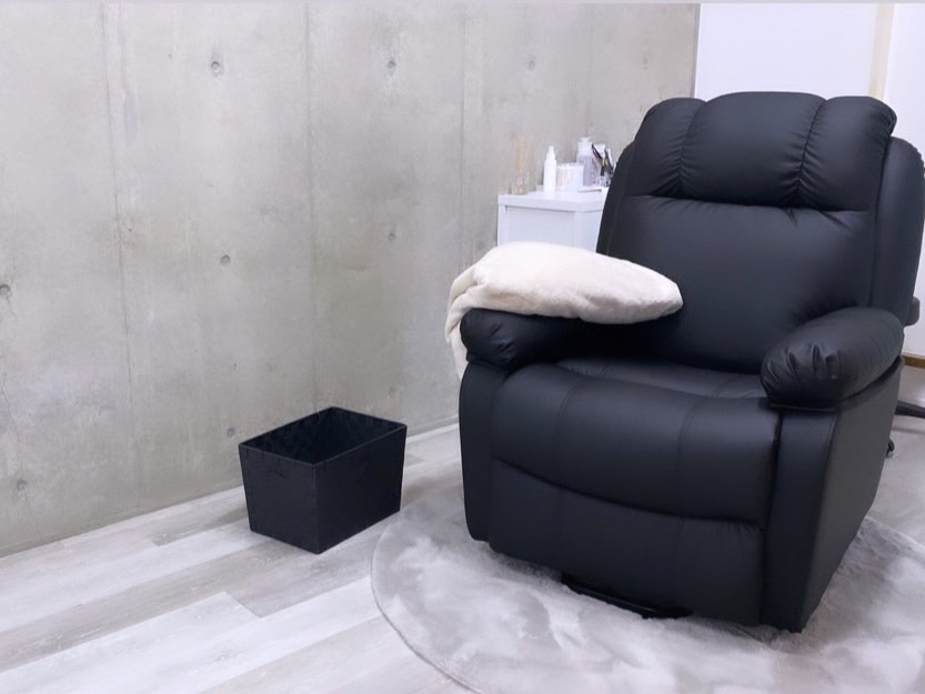 【江坂】経験者の募集！完全歩合の委託サロンで頑張れば頑張った分お給料に反映！少人数制のプライベートな空間をウリにしており、お客様をしっかり接客してもらえます。「Anela. eyelash eyebrow salon（アネラアイラッシュアイブロウサロン）」からアイリスト（まつげエクステ・まつげパーマ・アイブロウ）の求人☆☆