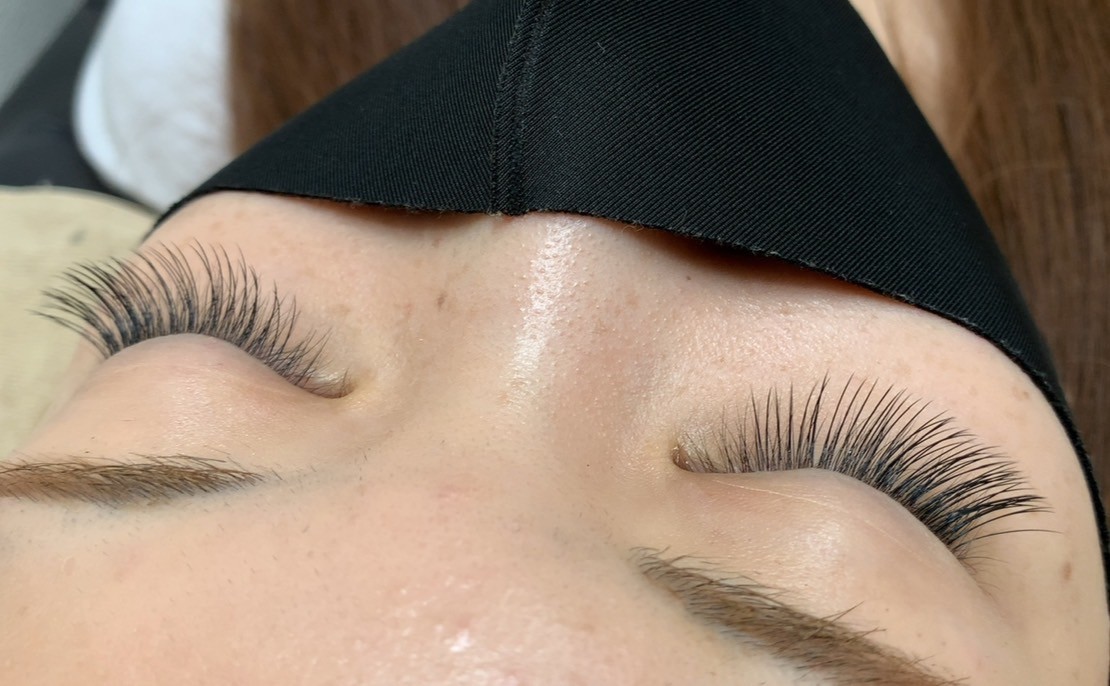 【高知駅】≪勤務時間、勤務日数の相談OK・基本残業なし・営業時間19時まで・髪色ネイル自由・基本マンツーマン施術≫お子さんのいるママさん大歓迎!お客様一人ひとりに合わせた接客が自慢のサロン「Crambe(クランビー)」からアイリスト(まつげエクステ・まつげパーマ)の求人☆☆