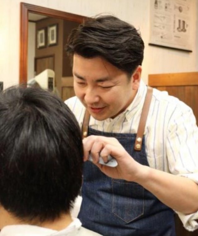 【上町】≪完全週休2日制≫≪20時までに退勤可能≫≪賞与あり≫開業から60年以上経つ老舗サロン！地域で大人気のアットホームな環境で働く事ができます！「BARBER LIGHT（バーバーライト）」から理容師（理容室）の求人☆★