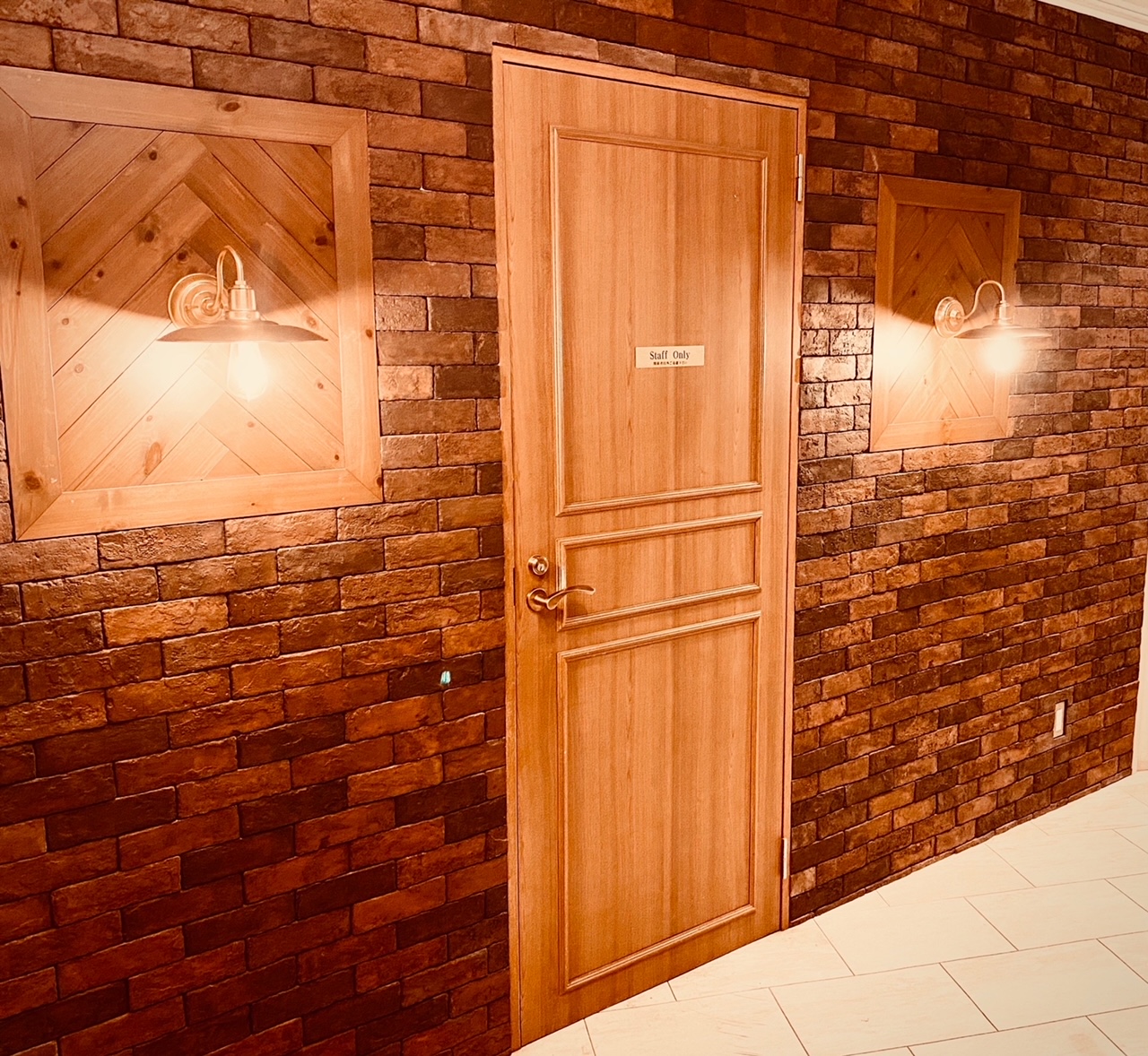 【青葉通一番町】≪社会保険完備≫≪土日祝休みOK≫≪産休育休実績あり≫≪20時までに退勤可能≫取り入れてほしい条件があれば相談可能！エリアナンバーワンの条件を目指しており、好条件サロンをお探しの方にオススメな「Cherie（シェリー）」からスタイリスト（美容師）の求人★☆