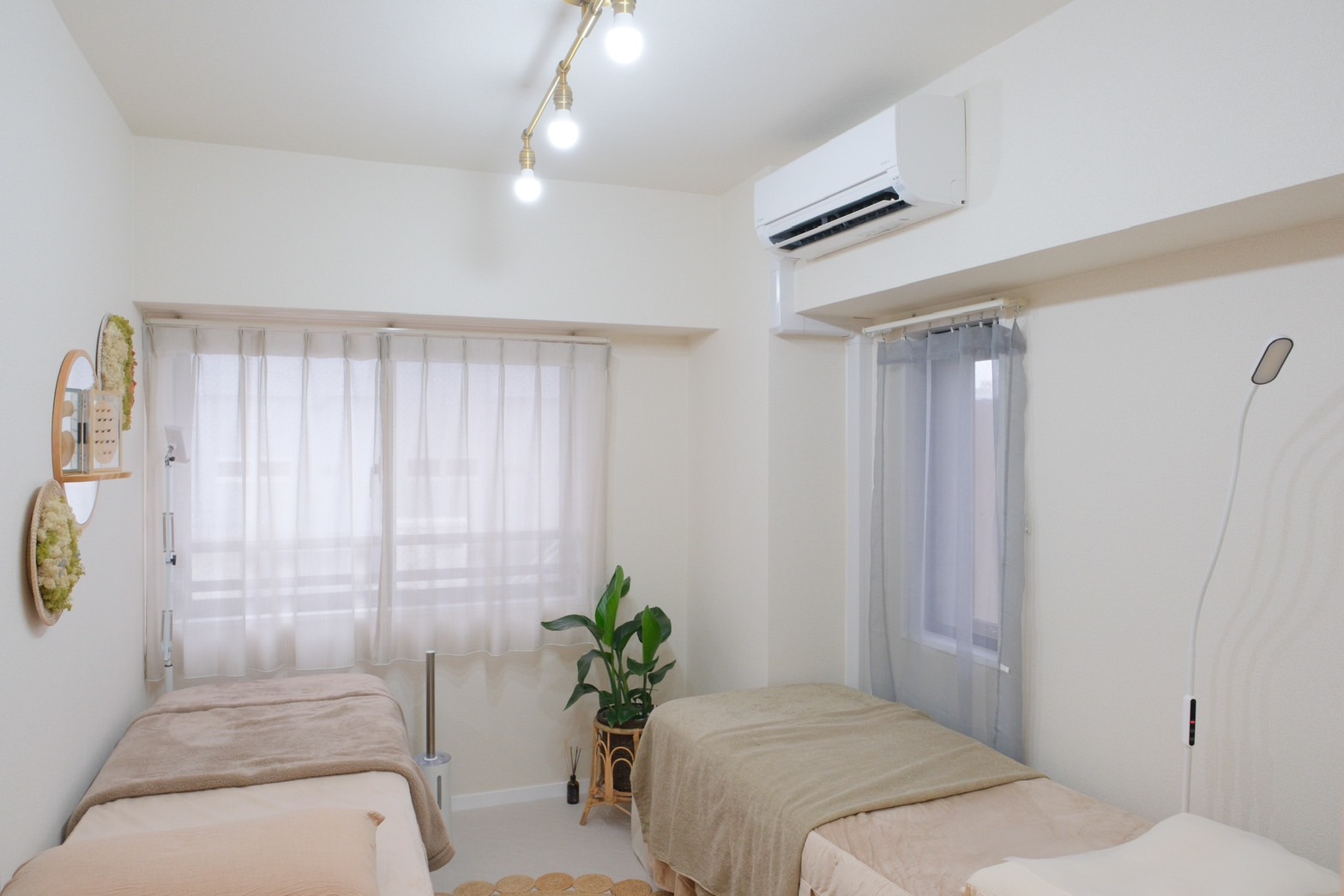 【恵比寿】≪社会保険完備≫≪月22日出勤≫≪土日休み月2回OK≫≪研修中もお給料あり≫≪髪色ネイル自由≫トレンドデザインも扱うオシャレサロン！プライベートと仕事の両立が叶う環境です！「MEIN Salon（マイン サロン）」からアイリスト（まつげエクステ・まつげパーマ・アイブロウ）の求人☆☆