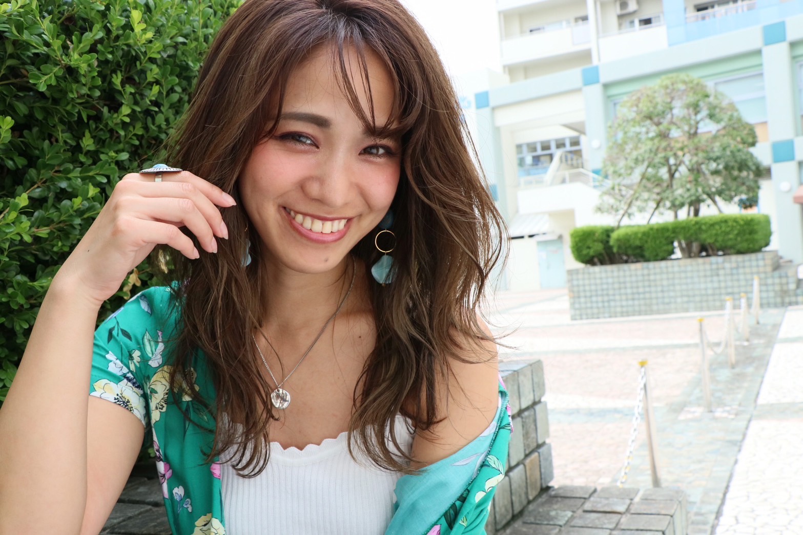 【中山寺】≪社会保険完備≫≪完全週休2日≫≪土日休みの取得可能≫≪平均19時過ぎ退勤≫ハイライトやハイトーンなど、デザインカラーが人気！単価1万円以上の高単価ヘアサロン「plego（プレゴ）」からスタイリスト（美容師）の求人☆★