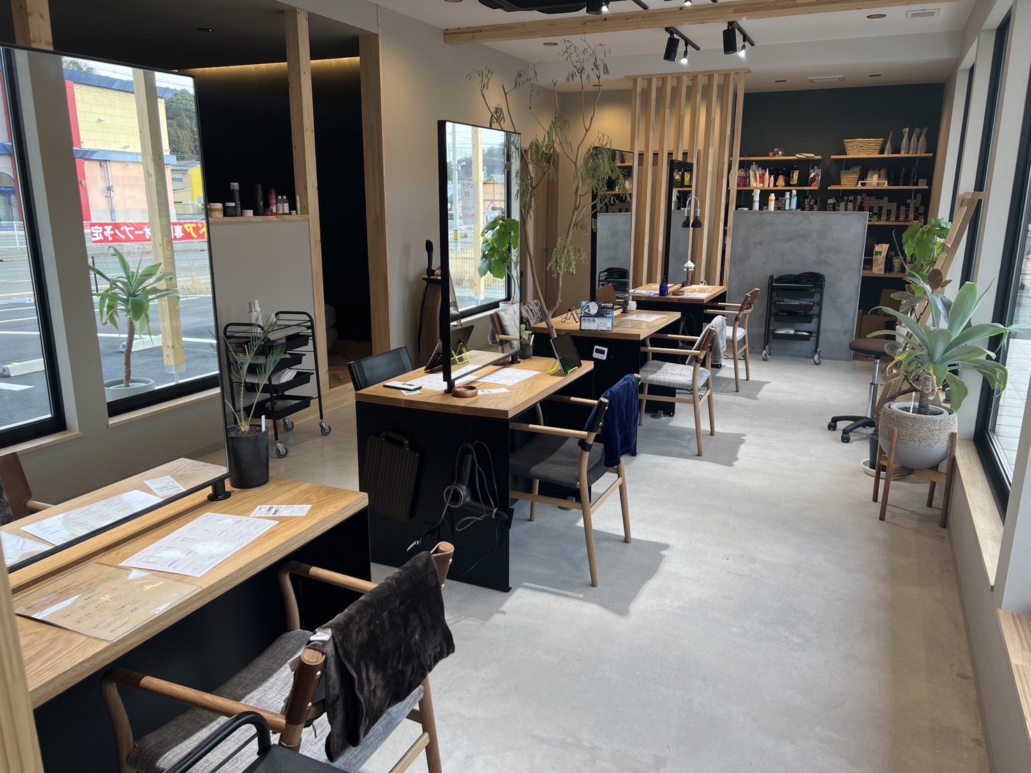 【海南駅】≪社会保険完備≫≪未経験・新卒生OK≫≪月8日休み≫≪20時までに退勤可能≫≪土日休み月1回までOK≫≪ママさんの応募歓迎≫カウンセリングブースを設け、1人1人のお客様に向き合いつづける地域密着型のサロン！「AGAVe Hair Concierge（アガヴェヘアーコンシェルジュ）」からアシスタント（美容師）の求人☆★