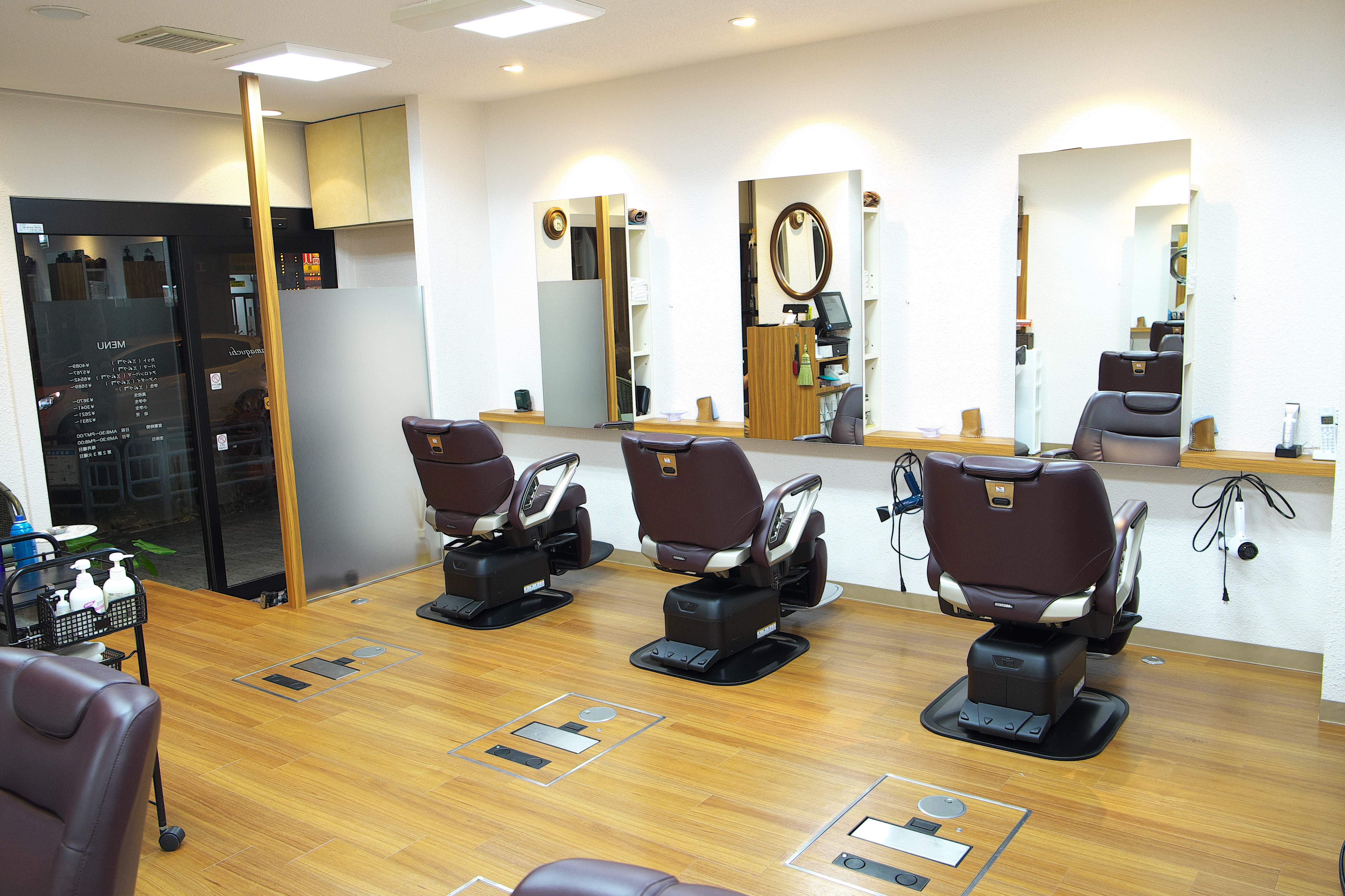 【西田辺】≪カット4000円以上≫≪ブランクのある方・ママさんの応募も歓迎≫地域のお客様に長年愛され続けるサロン！お客様ひとりひとりに向き合った接客ができます！「BEAUTY-BOY Yamaguchi（ビューティーボーイヤマグチ）」から理容師（理容室）の求人★☆