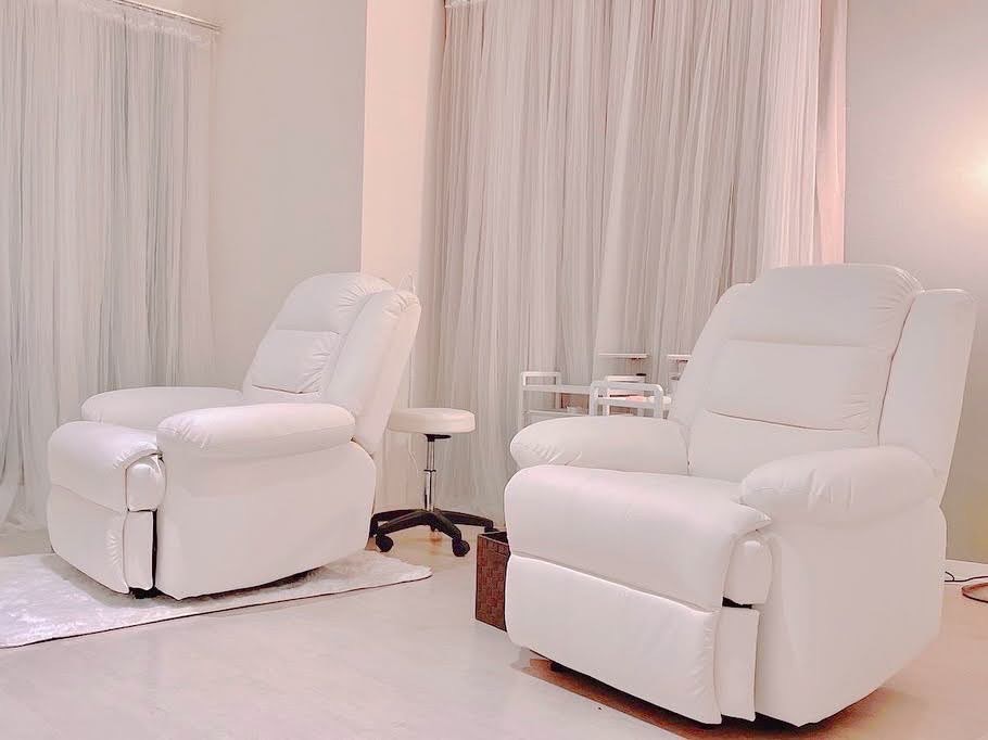 【明石】≪完全週休2日制≫≪社会保険完備≫≪土日休み月3回OK≫≪髪色・ネイル自由≫≪実働8時間・休憩1時間≫≪未経験・新卒生OK≫≪ノルマなし≫エリア高水準の給与と好条件で長く働ける環境！落ち着いた雰囲気のサロンで自分に合った働き方がしたい方にオススメ！「W eye+ 明石店（ダブリュー アイプラス アカシテン）」からアイリスト（まつげエクステ・まつげパーマ・アイブロウ）の求人☆☆