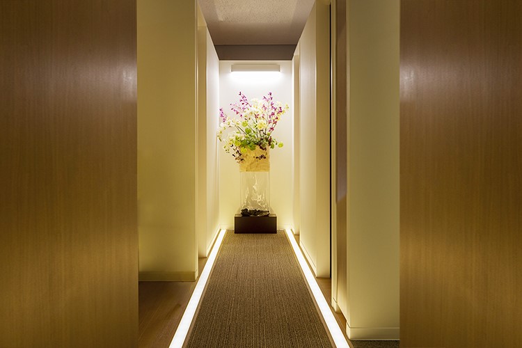 【心斎橋】≪産休育休取得実績あり≫≪社会保険完備≫≪家賃補助あり≫実働8時間・土日休みの取得など柔軟に対応OK！ハンド技術に特化したエステサロン「ESTHE STATION ReBorn（エステステーションリボーン）」からエステティシャンの求人☆★