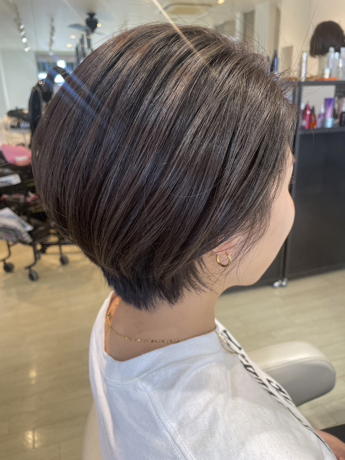 【原】≪20時までに退勤可能・社会保険完備・週3日～、16時までの勤務OK≫髪質改善とハイライトが人気！幅広い年代のお客様に愛され続けている地域密着型のサロン「FOUR PLACE（フォープレイス）」からスタイリスト（美容師）の求人☆★