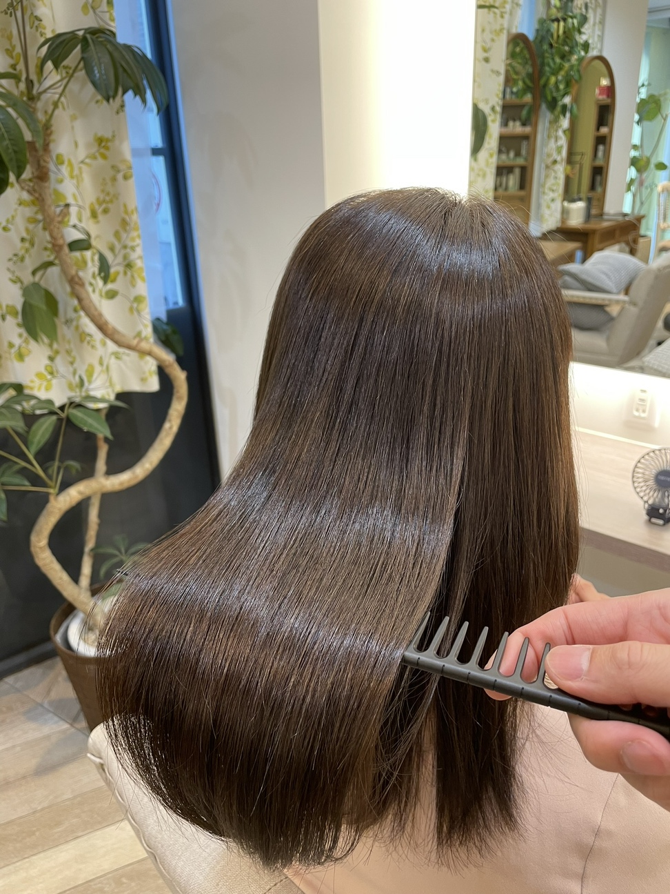 【荻窪】≪社会保険完備≫≪独立支援あり≫≪高単価≫≪20時までに退勤可能≫≪週1の勉強会あり≫最新の設備で自分のスキルを高めながら働ける「amanien 南口店（アマニエンミナミグチテン）」からスタイリスト（美容師）の求人★☆