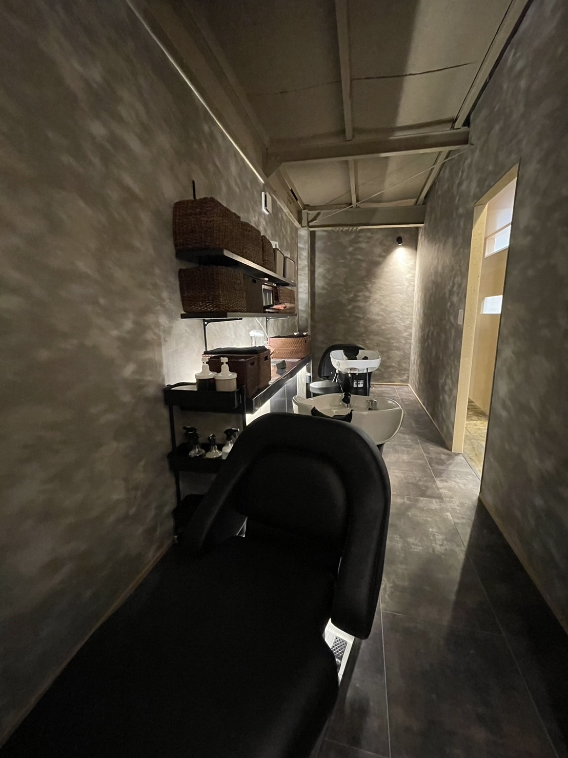 【豊中】≪フレックスタイム制≫≪月10~12日休み≫≪土日休み、連休OK≫≪産休育休実績あり≫≪スタイリストオンリーサロン≫自分のペースで働きながら稼げる環境が整っています!マンツーマン接客の高単価サロンです!「素髪計画 豊中店(スガミケイカクトヨナカテン)」からスタイリスト(美容師)の求人☆★☆