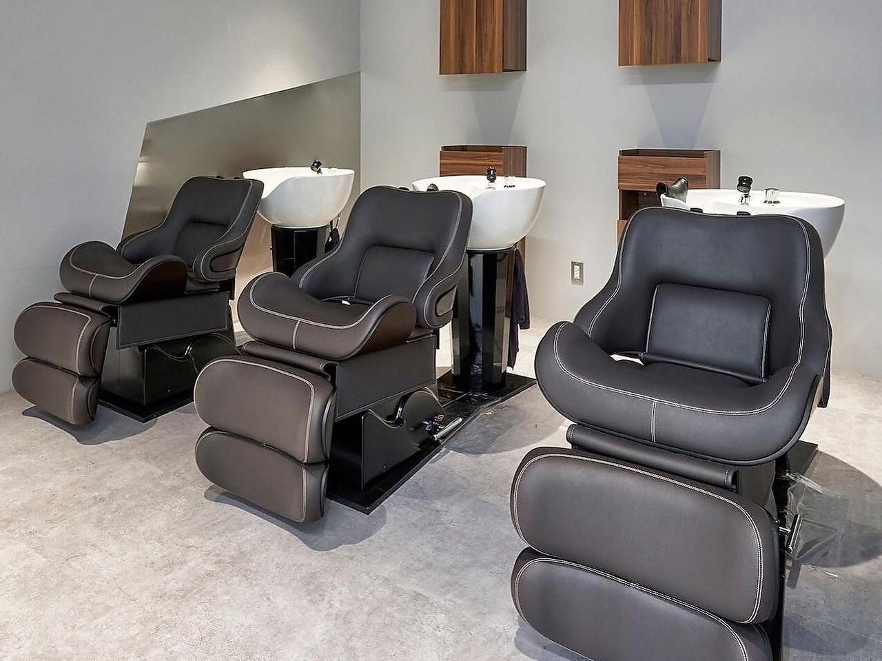 【所沢駅】≪完全週休2日制≫≪土日祝休みOK≫≪社会保険完備≫≪20時までに退勤可能≫お休みも取得でき、しっかり稼げる環境!デザインカラーや髪質改善など様々な技術が学べるサロンです!「kusyu... 所沢東口店(クシュトコロザワヒガシグチテン)」からアシスタント(美容師)の求人☆☆