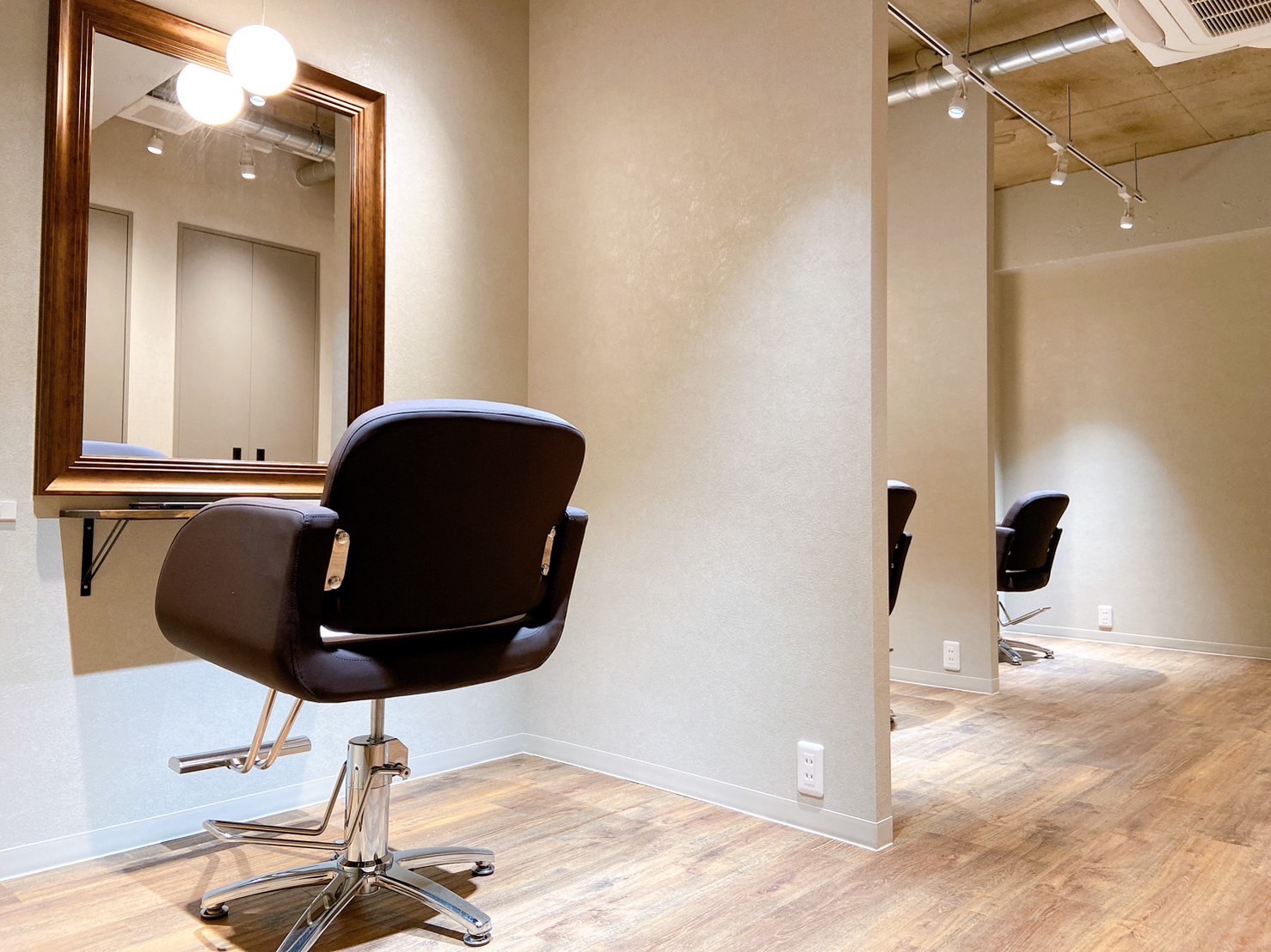 【大泉学園駅】≪対応できないメニューは相談可≫≪自由出勤制≫≪土日休み可能≫≪高単価≫好待遇のうえ、週1から働ける自由な出勤制度で自分のペースを崩さず働ける「pechika（ペチカ）」からスタイリスト（美容師）の求人☆★