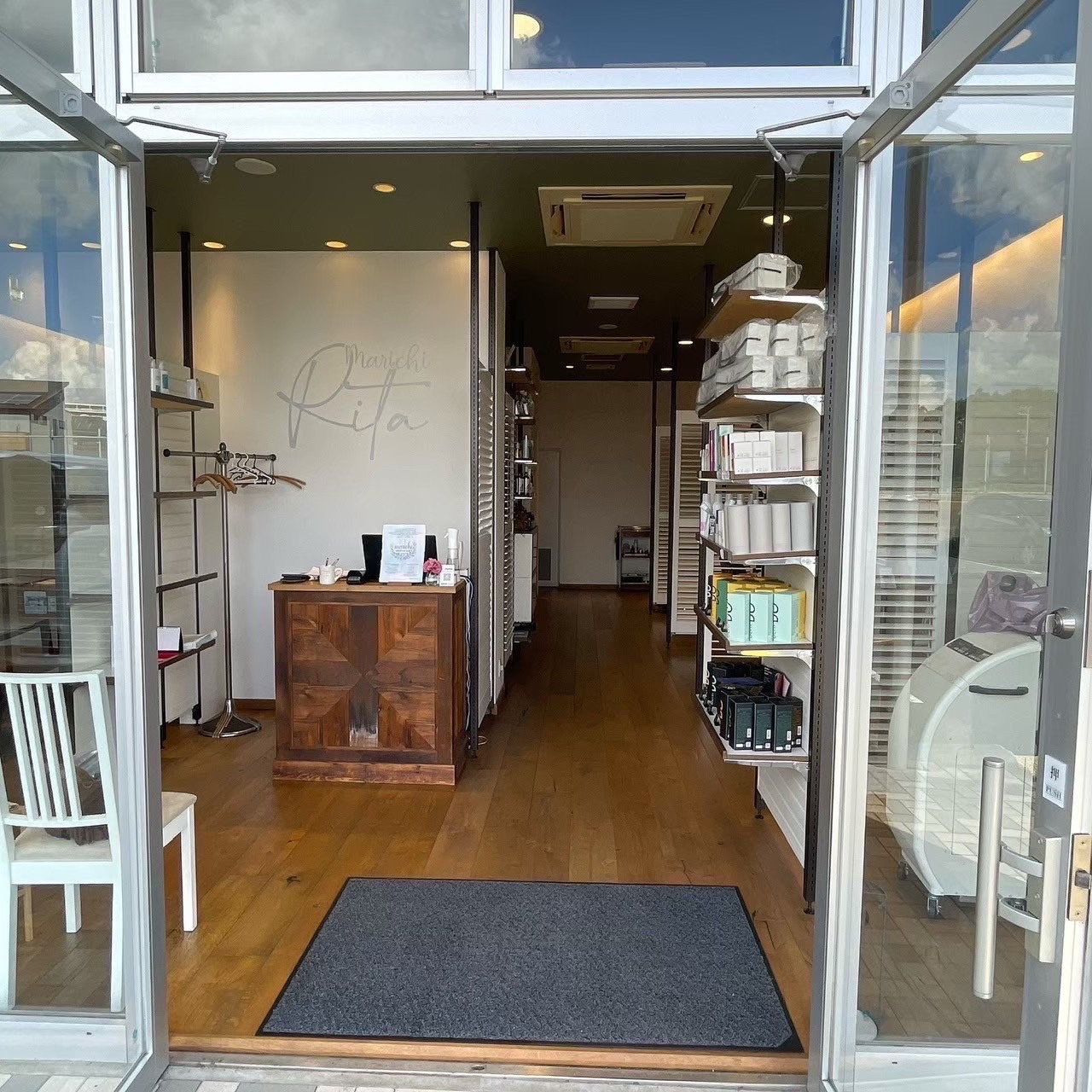 【印旛日本医大】≪土日祝休みOK・社会保険完備・営業時間18時まで・週1日～、16時までの勤務OK・住宅手当あり・推し活OK・営業中レッスンOK≫未経験・新卒生・通信生の方大歓迎！その人に合ったペースで無理なく学べてスタイリストデビューを目指せます！「marichi Rita（マリーチリタ）」からアシスタント（美容師）の求人☆★