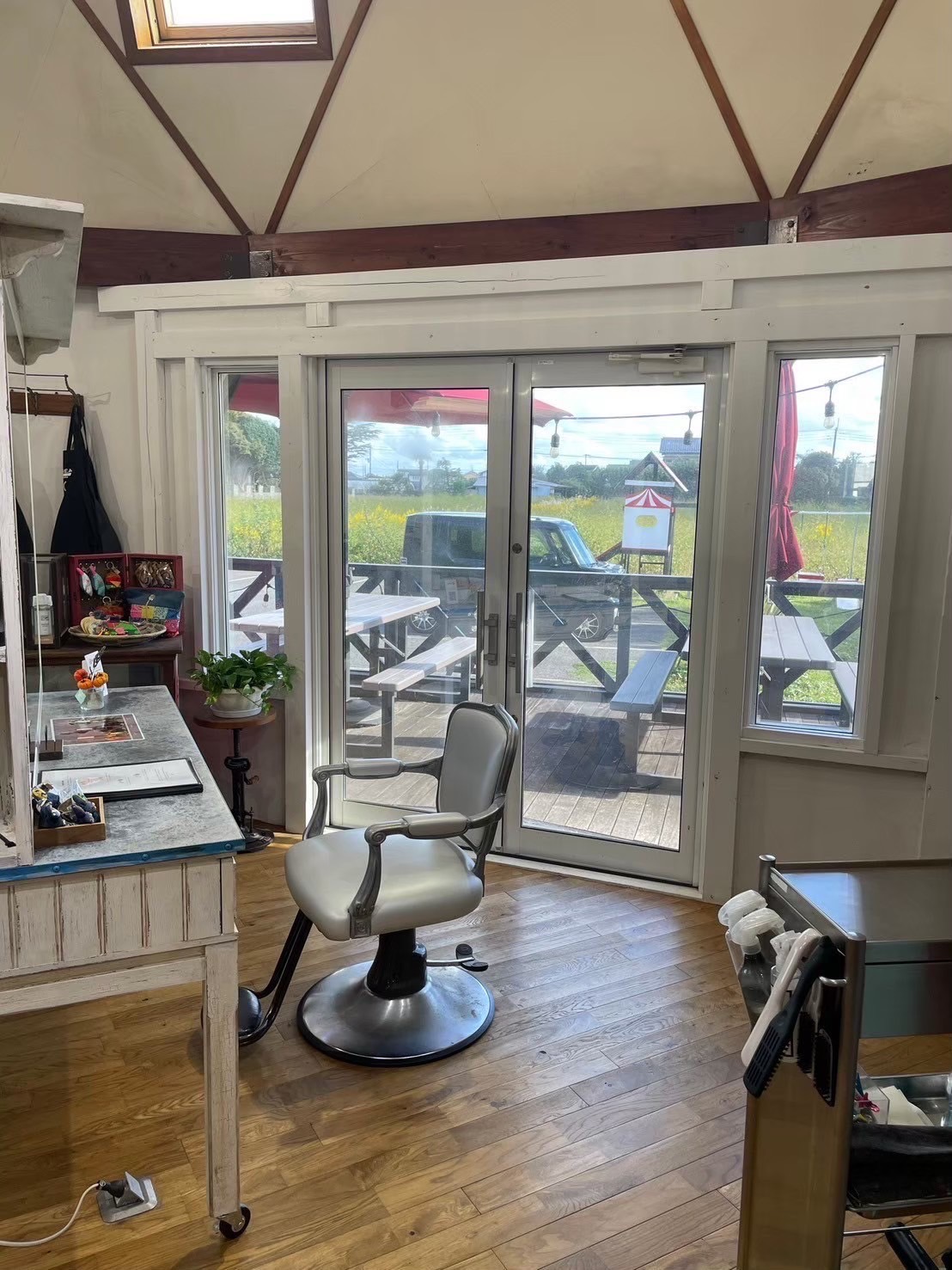 【印西牧の原】≪営業中レッスンOK・住宅手当あり・社会保険完備・営業時間18時まで・土日祝休みOK・推し活OK・週1日～、16時までの勤務OK≫最短2年でスタイリストデビュー可能！自分に合った働き方ができるサロン「marichi circus（マリーチサーカス）」からアシスタント（美容師）の求人☆★