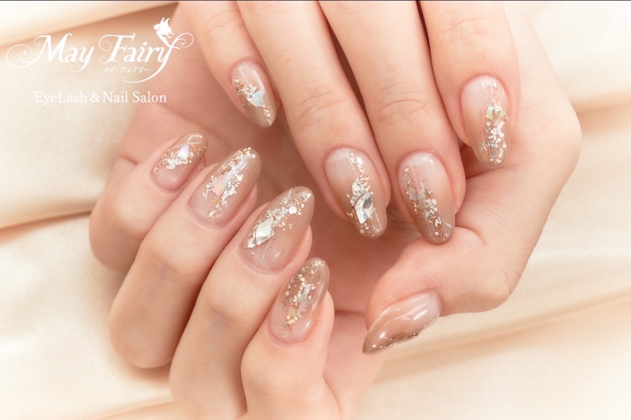 【銀座】≪ボーナスあり≫≪未経験歓迎≫≪指名料全額バック≫≪数多くのコンテストの受賞歴あり≫≪社会保険完備≫在籍スタッフのほとんどが未経験からのスタート！研修環境も整っており、不安なくデビューを目指すことができます。福利厚生も充実しているため安心して働ける環境です！「May Fairy（メイフェアリー）」からネイリスト（ネイル）の求人☆☆