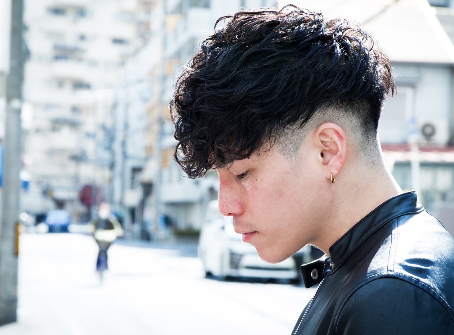 【塚本】≪月8.9日休み／土日休みOK／有給休暇あり≫≪社会保険完備≫≪実働8or6時間≫トレンドを押さえた幅広いメニューで集客もバッチリ！正社員、委託を選択できるので、ライフスタイルに合わせて勤務可能！メンズのお客様のみのユニセックスサロン「Shindy BARBER & MEN's STYLE SHOP（シンディバーバーアンドメンズスタイルショップ）」からスタイリスト（美容師・理容師）の求人