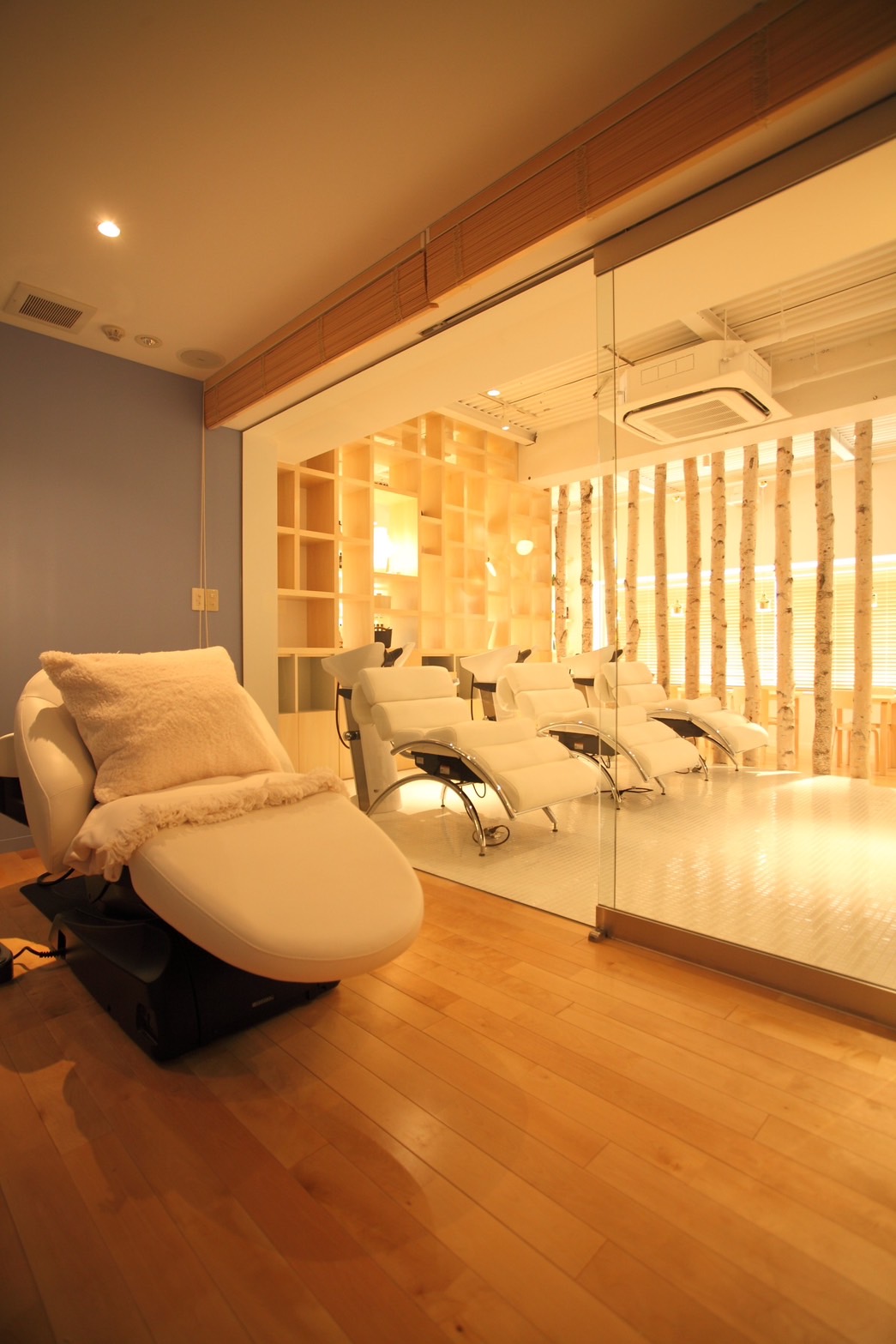 【川越駅】≪土日祝休みOK≫≪実働8時間≫≪最短2年でデビュー可能≫集客力、教育力、技術力を兼ね備えた人気サロン！キャリアを通して活躍できる環境です！「organic+eco 川越店（オーガニックエコカワゴエテン）」からアシスタント（美容師）の求人☆★