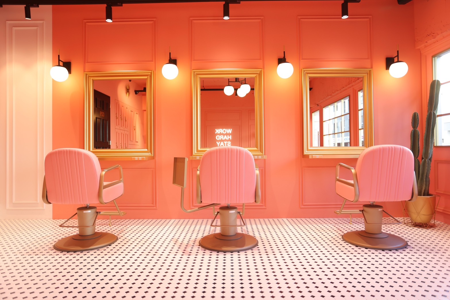 【川越駅】≪月31万円保障≫≪土日祝休みOK≫≪実働8時間≫長く安心して働けるサロン作りをしています！抜群の集客力を誇る人気サロン！「PALETTE 川越店（パレットカワゴエテン）」からスタイリスト（美容師）の求人☆★