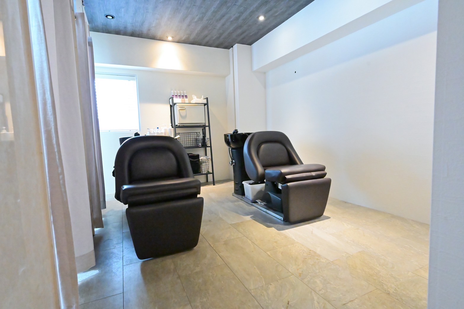 【新宿】≪選べる雇用形態≫≪高単価サロン≫≪マンツーマン接客≫≪土日休みOK≫髪質改善やヘッドスパのメニューにこだわったおしゃれサロン！スタッフの働きやすさを重視しているため自身のライフスタイルに合わせて働くことができます。「misherry 新宿（ミシェリーシンジュク）」からスタイリスト（美容師）の求人★☆