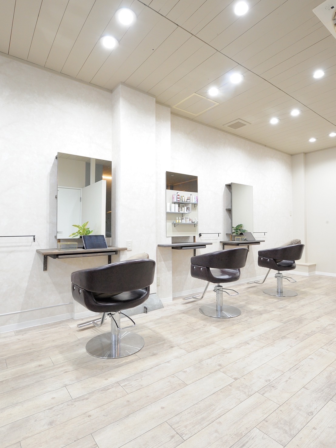 【阿倍野】自由にのびのび働きたい方必見！≪マンツーマン接客≫≪カットカラー2時間枠≫≪客単価10000円※顧客の単価は相談可≫≪指名50～60％／フリー40～50％還元≫≪土日休みや連休もOK≫髪質改善やヘアケアが人気のサロン！厳しいルールや規則などは一切なし！一緒にサロンづくりをしてくれる方歓迎！「conon hair&care（コノンヘアアンドケア）」からスタイリスト（美容師）の求人★☆