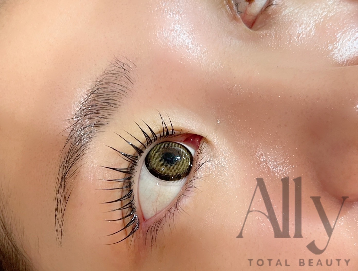 【明石駅】≪週3日、1日5時間～OK≫≪日曜休みOK≫≪16時までの勤務OK≫完全個室のプライベートサロン！自由度の高いシフトで働きやすい環境です！「ido.ally（アイドュードットアリー）」からアイリスト（まつげエクステ・まつげパーマ・アイブロウ）の求人☆☆