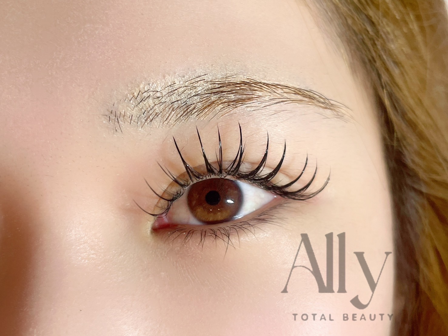 【明石駅】≪週3日、1日5時間～OK≫≪日曜休みOK≫≪16時までの勤務OK≫完全個室のプライベートサロン！自由度の高いシフトで働きやすい環境です！「ido.ally（アイドュードットアリー）」からアイリスト（まつげエクステ・まつげパーマ・アイブロウ）の求人☆☆