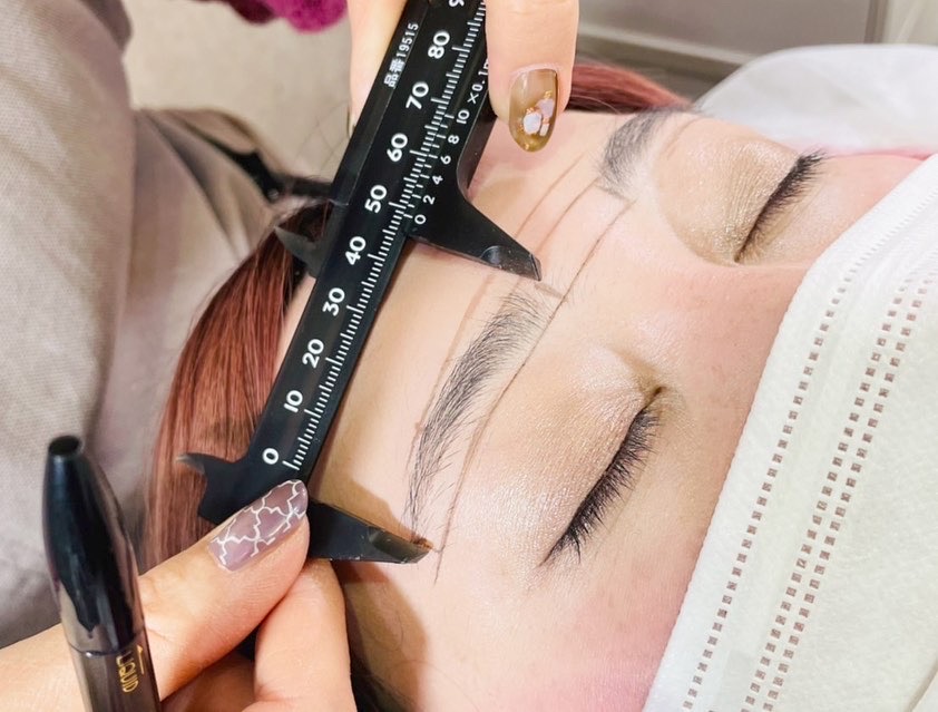 【中野駅】≪社会保険完備≫≪土日休みOK≫≪実働8時間≫≪髪色ネイル自由≫まつげエクステは入客しなくてもOK！お休みが取りやすくプライベートも大切に働けるサロン！アットホームなサロンのため意見が通りやすい環境です！「salon AULA（サロンアウラ）」からアイリスト（まつげエクステ・まつげパーマ・アイブロウ）の求人☆☆