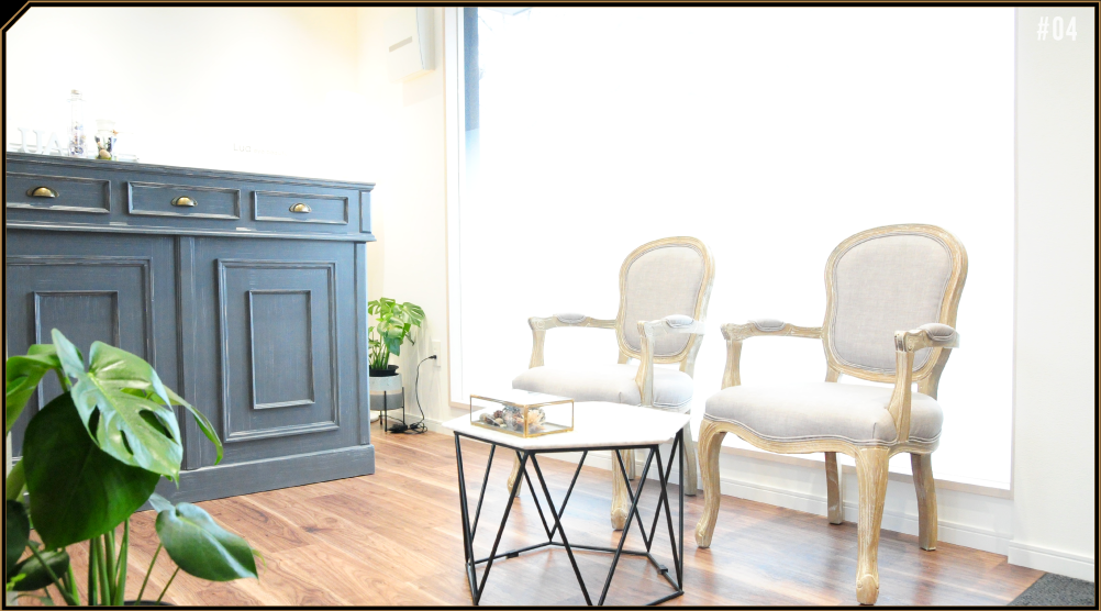 【和泉市平井町】≪未経験から研修OK≫≪月8,9日休み・第3日曜日休み・有給休暇あり≫≪実働8時間≫≪社会保険完備≫地域密着型のアイラッシュ専門店！お客様に寄り添える技術者としてスキルアップ出来る体制です！「Lua eyebeauty（ルーアアイビューティー）」からアイリスト（まつげエクステ・まつげパーマ・アイブロウ）の求人☆☆