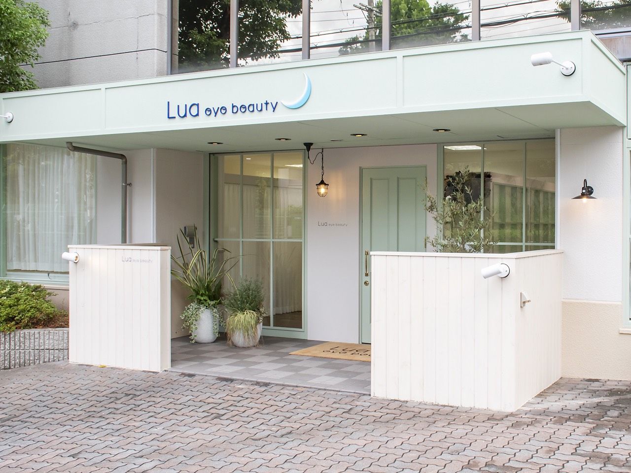 【和泉中央】≪未経験から研修OK≫≪実働8時間・営業中レッスン≫≪月8,9日休み・第3日曜日休み・有給休暇あり≫≪土日休みの相談OK≫地域密着型のアイラッシュ専門店!お客様に寄り添える技術者としてスキルアップ出来る体制です!「Lua eyebeauty のぞみ野店(ルーアアイビューティーノゾミノテン)」からアイリスト(まつげエクステ・まつげパーマ・アイブロウ)の求人★☆