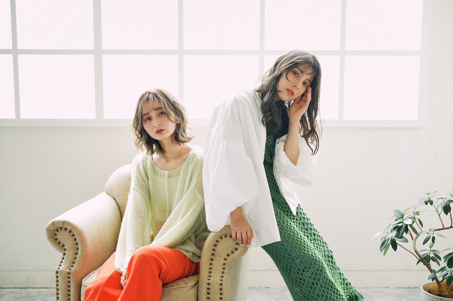 【和泉中央】≪月給20万円以上≫≪18時営業終了≫≪日曜日休み&3連休&有給休暇あり≫≪社会保険完備≫まつ毛パーマ&アイブロウを併設するオシャレなヘアサロン!充実した教育体制が整いトップスタイリストを目指せます!「Rosier Bleu(ロジェブルー)」からアシスタント(美容師)の求人☆★☆