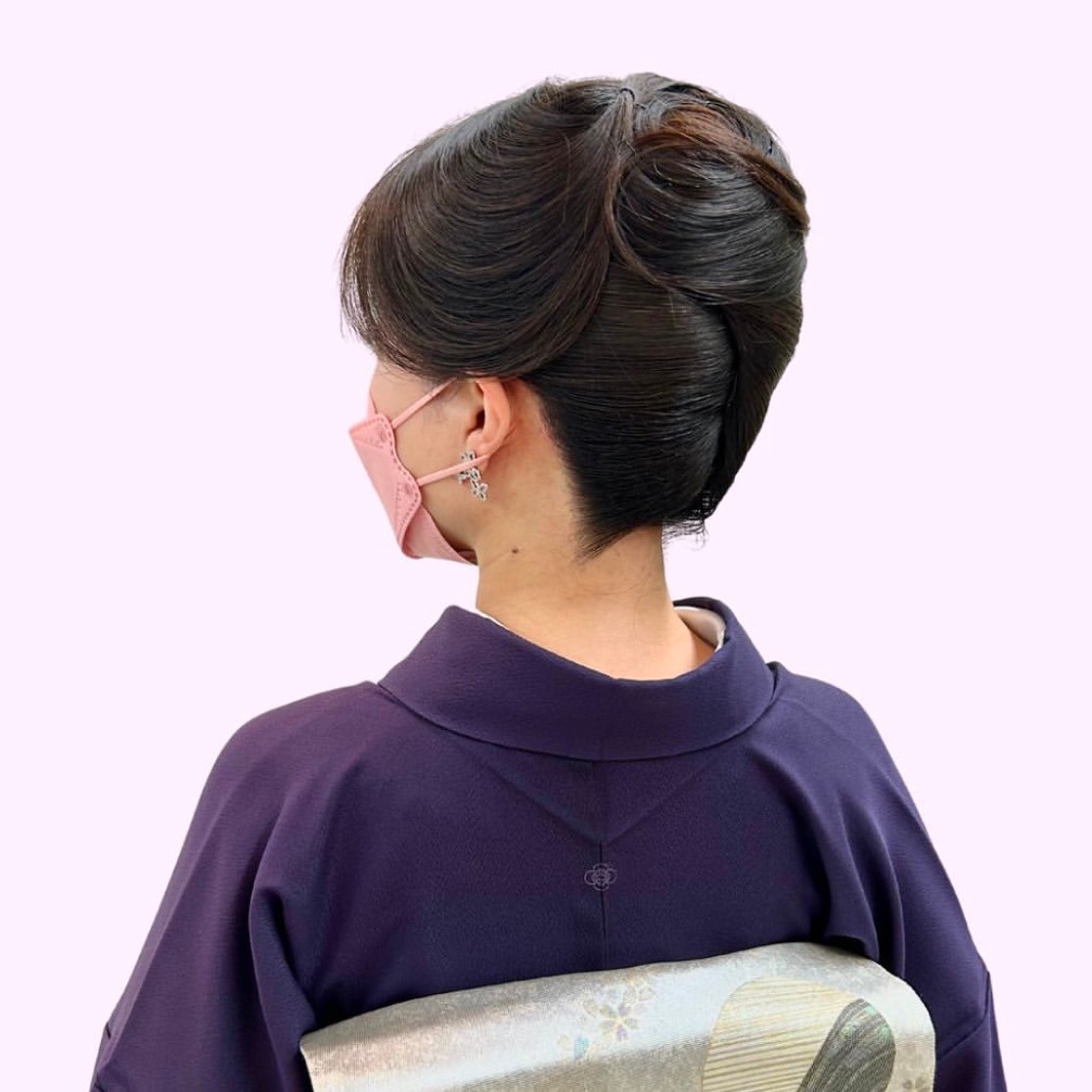 【北新地】≪土日祝定休≫≪1日4時間半勤務≫≪社会保険完備≫暦通りにお休みがあるため、ブライダルや撮影等で活躍されているヘアメイクさんの掛け持ち先としてもオススメ！「SET SALON MUG（セットサロンマグ）」からスタイリスト（美容師）の求人☆★