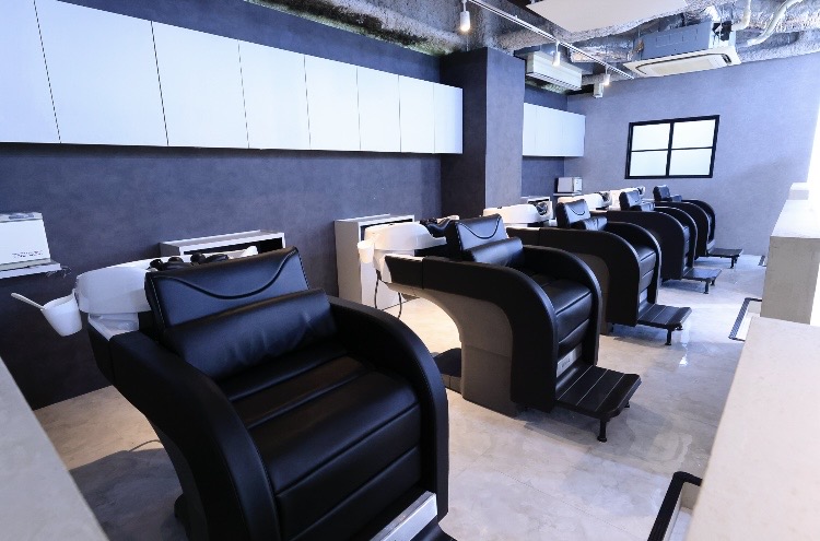 【渋谷】≪社会保険完備≫≪完全週休2日制≫≪土日休み月4,5回までOK≫≪客単価1万円以上≫≪客層20代メイン≫≪男女共に応募歓迎≫垢抜けたい人を応援するメンズ特化型サロン！SNSを利用した集客や、ブランディングに興味がある方にオススメ！「D.D.（ダダ）」からアシスタント（美容師）の求人★☆