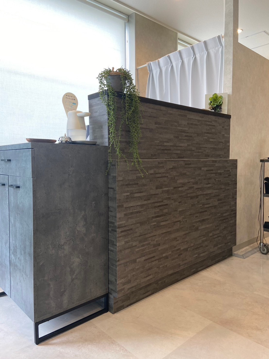 【心斎橋】≪完全週休2日制≫≪土日休み可能≫≪社会保険完備≫≪レッスンは営業内のみ≫産休育休実績あり！カラー、ヘナ、トリートメント、ヘッドスパのメニューをマンツーマンで入客！薬剤を使用しない施術方法のため手荒れの心配もなし！ママさん美容師も多数活躍中！「GRAN BEAUTY 美髪クリニック（グランビューティービガミクリニック）」ケアリスト・スパニスト（美容師）の求人★☆★