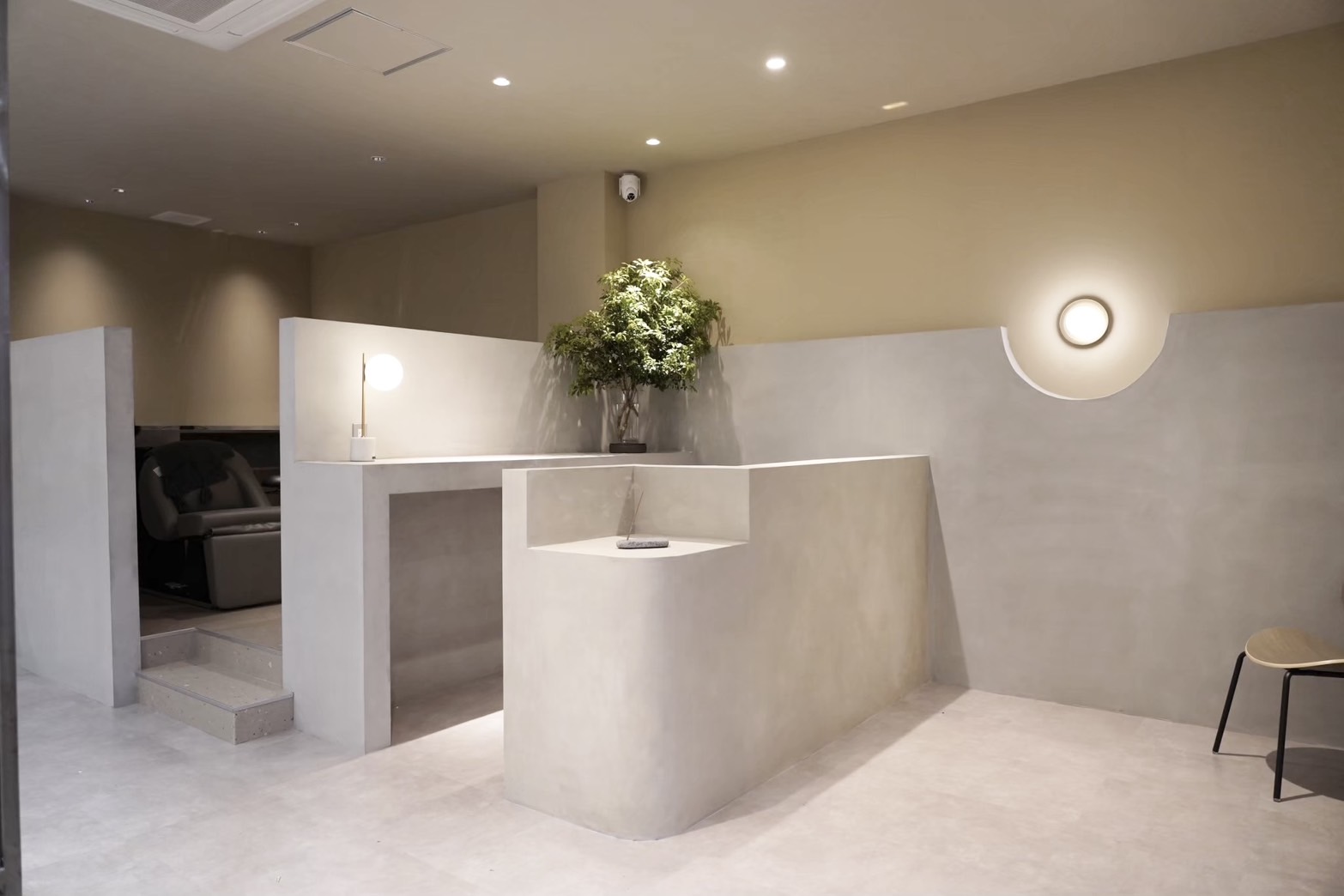 【真菅】≪社会保険完備≫≪アシスタントさんでも歩合あり≫≪豊富なインセンティブ≫≪20時までに退勤可能≫≪夏季冬季休暇あり≫≪デビューまで2年以内≫営業時間中のレッスンと充実したカリキュラムで安心してスタイリストデビューできるサロンです。「La vielle（ラヴィエル）」からアシスタント（美容師）の求人☆★