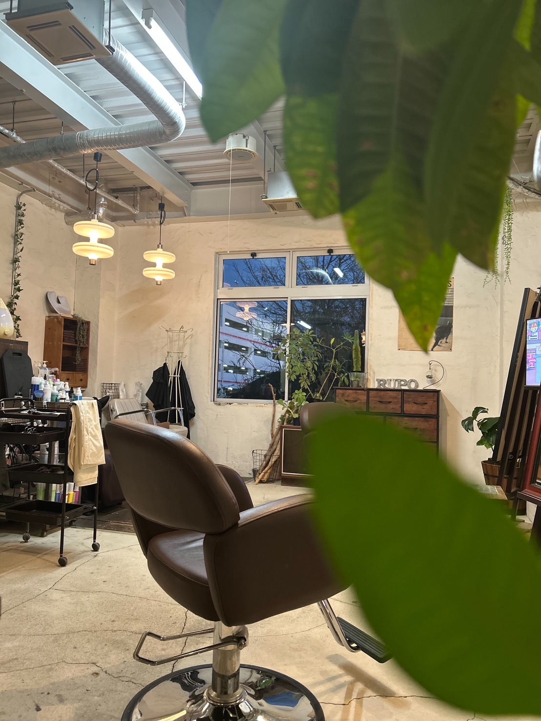 【紀伊田辺】≪客単価13000円以上≫≪ママさんの応募歓迎≫≪土日休み月4,5回までOK≫オーガニックカラーやヘナカラーが人気の女性特化型サロン！17時か18時までの働き方を選択できるため、子育てやプライベートを充実させたい方にオススメ！「hair salon Rupo（ヘアーサロンルポ）」からスタイリスト（美容師）の求人☆☆