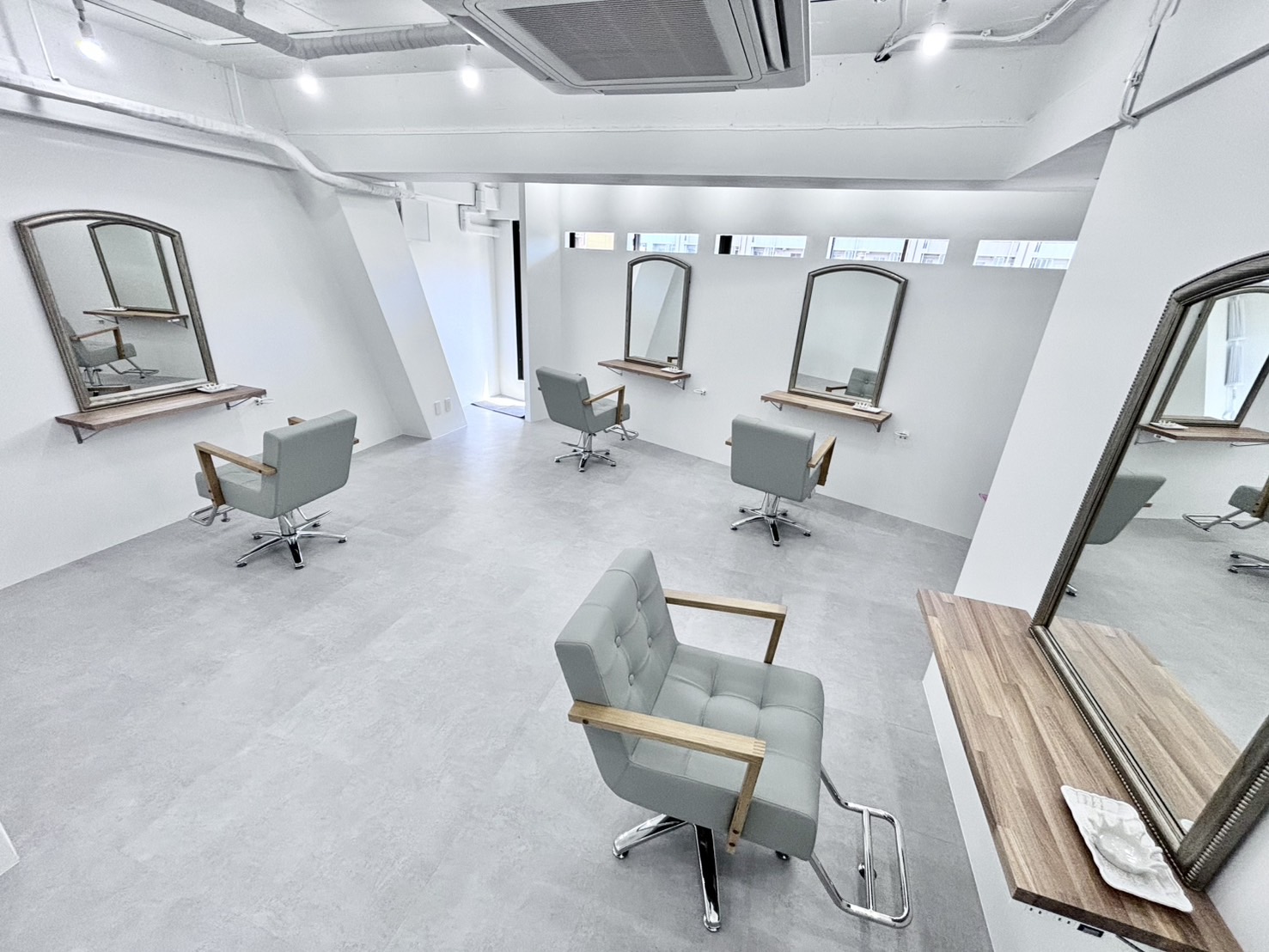 【蒲田】≪賞与あり≫≪完全週休2日制≫≪日曜休みあり≫≪冬期休暇あり≫≪スタイリスト歩合あり≫≪20時までに退勤可能≫歩合をはじめとしたインセンティブがあり、頑張った分をしっかり還元してくれる環境です。「RN2蒲田（ルルンカマタ）」よりスタイリストの求人★☆