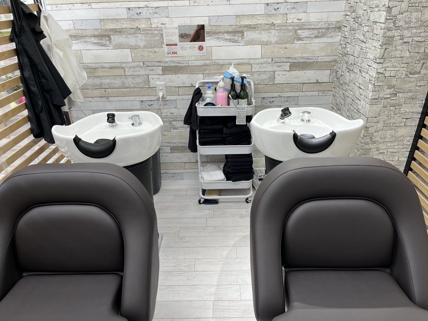 【昭和町】ヘアカット&カラー専門店◆社会保険完備◆働き方柔軟に対応可能◆ママさんやブランクがある方歓迎◆アシスタント専任OK◆地域のお客様に愛されるサロン!あなたのプライベートに合わせた働き方が可能です!「J-cut 昭和町店(ジェイカットショウワチョウテン)」からアシスタント(美容師)の求人☆★