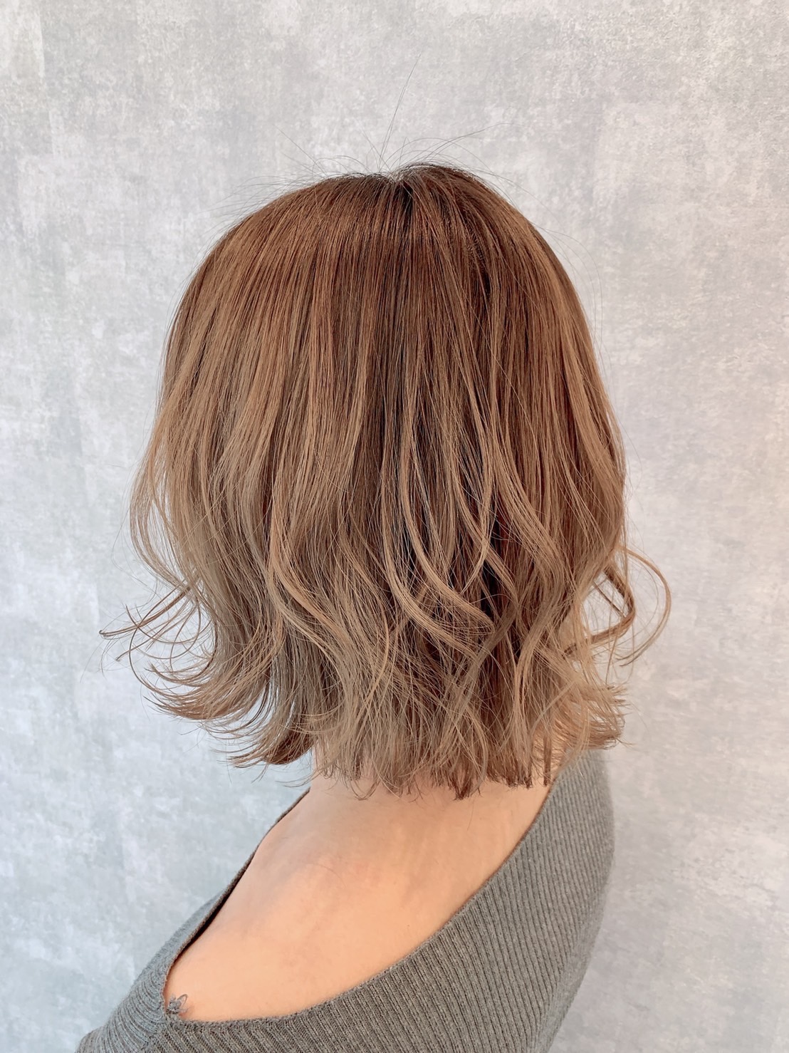 【平野】≪社会保険完備≫≪薬剤やメニューの相談OK≫≪19時までに退勤可能≫≪ママさん歓迎・勤務時間の相談可能≫幅広い客層のお客様が来店されるサロン！落ち着いた雰囲気の内装も人気の秘訣！「hair art lino（ヘアアートリノ）」からスタイリスト（美容師）の求人☆★