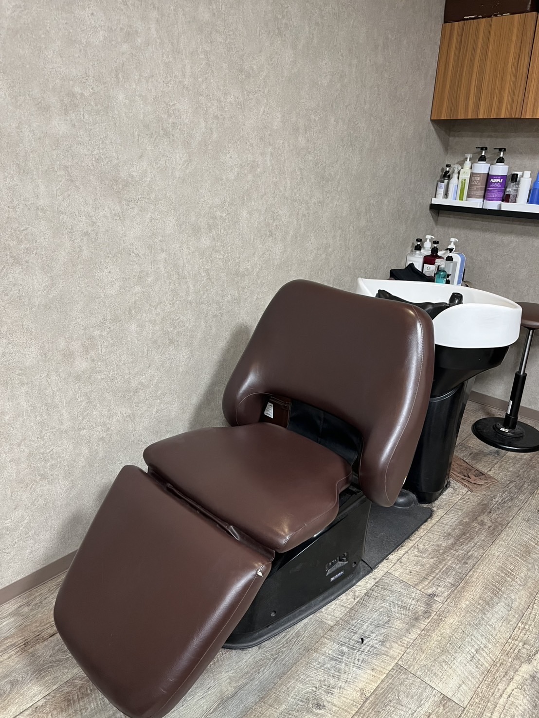 【平野】≪社会保険完備≫≪薬剤やメニューの相談OK≫≪19時までに退勤可能≫≪ママさん歓迎・勤務時間の相談可能≫幅広い客層のお客様が来店されるサロン！落ち着いた雰囲気の内装も人気の秘訣！「hair art lino（ヘアアートリノ）」からスタイリスト（美容師）の求人☆★