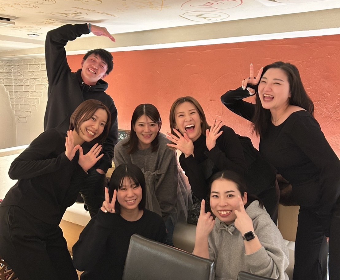 【南堀江】オールハンドの全身ボディケアサロン！≪エステ施術orスクール経験ある方≫≪月8,9日休み≫≪個室スペースでの施術≫≪社会保険完備≫流行りのウィンバックが人気のサロン！エステを超えたウェルネスケアを。お客様の日々の疲れを癒し、やりがいを感じられる環境です！「REMOON.（リムーン）」からエステティシャンの求人☆☆