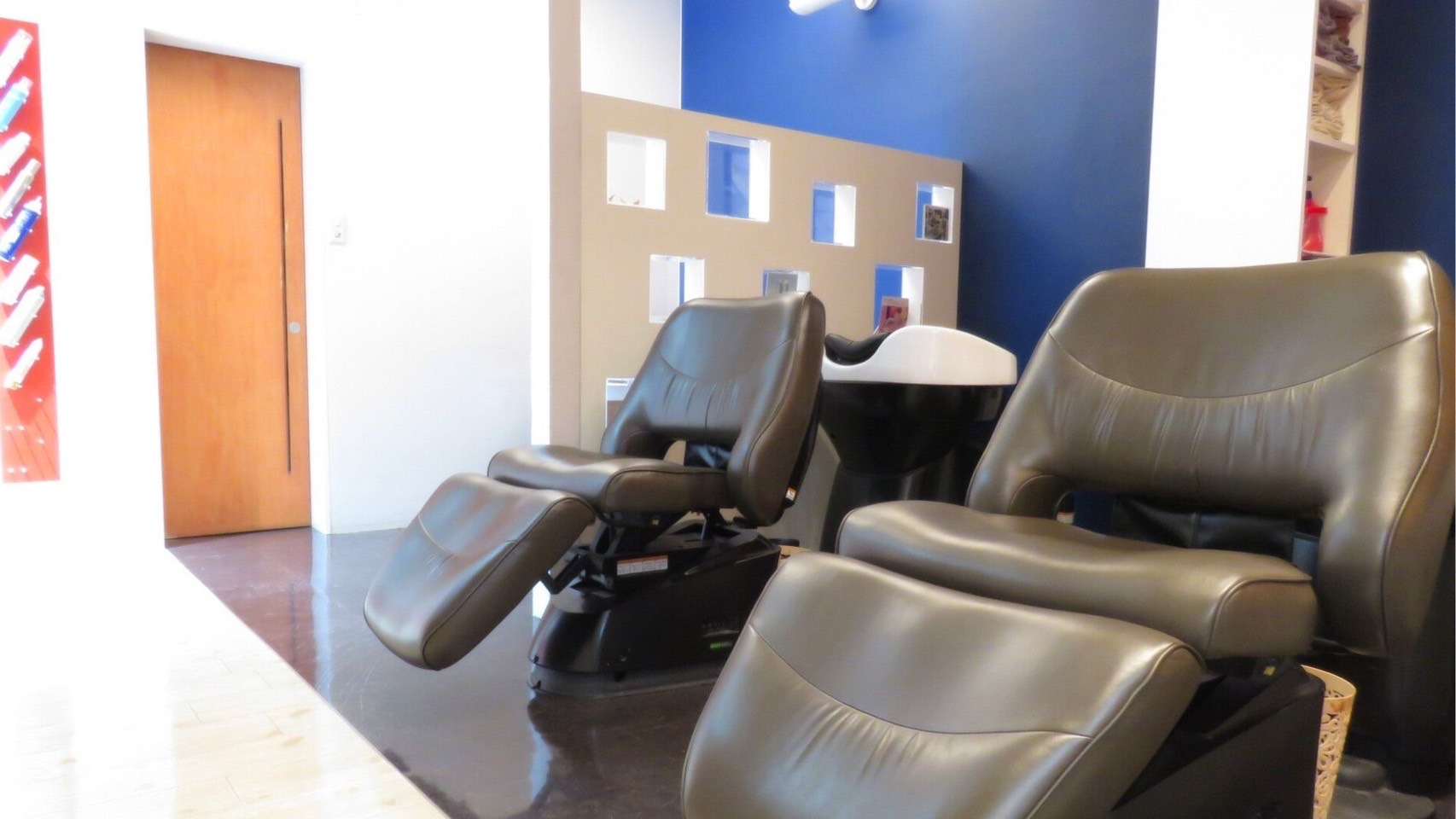 【横川】≪完全週休二日制≫≪16時までの勤務OK≫≪1日4時間～勤務OK≫≪日曜定休あり≫提案力に自信のない方でも大歓迎！自分に合った働き方ができる地域密着型サロン「Cut For You（カットフォーユー）」からアシスタント（美容師）の求人☆★