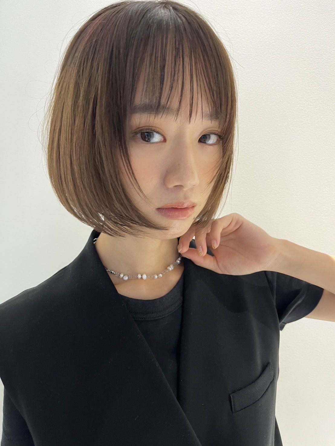 【表参道】≪社会保険完備≫≪高単価サロン≫≪店販賞与あり≫小顔に見せる似合わせカットやこだわりのトリートメントを使用した髪質改善に定評あり！確実なスキルアップを目指すことができます！「FEAT.（フィート）」からアシスタント（美容師）の求人☆★