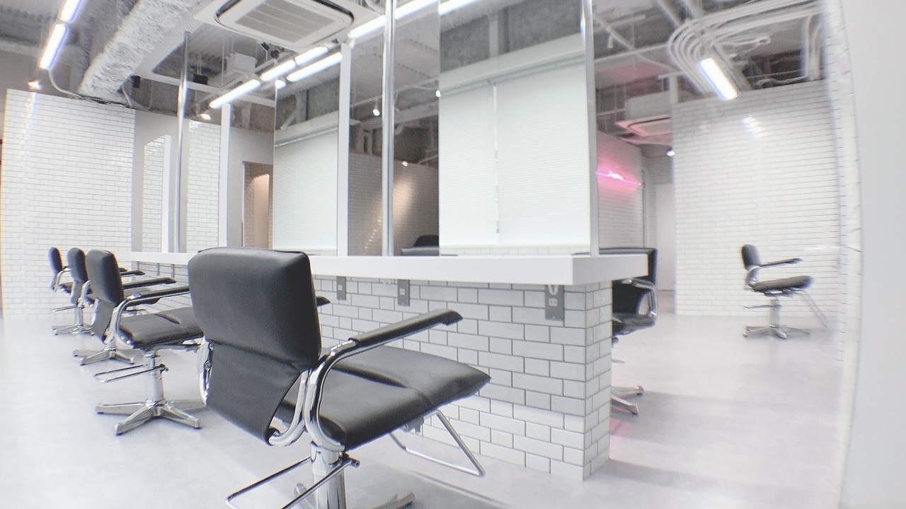 【梅田】≪スタッフ定着率93％≫≪インボイス会社負担で面倒な手続き不要≫≪単価10000円以上≫≪最低保障給あり≫≪マンツーマンでの入客≫韓国＆艶髪特化サロン！スタッフのほとんどが顧客0スタートなので、顧客がいない方でも安心！高単価サロンのため数をこなさなくても稼いでいける！「Zina 梅田（ジーナウメダ）」からスタイリスト（美容師）の求人☆★