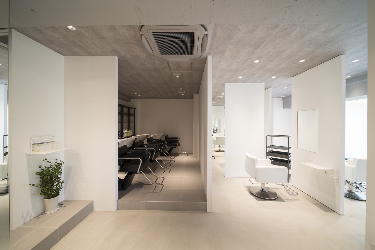 【千歳船橋】≪選べる雇用形態≫≪店販手当あり≫≪トリートメント手当あり≫≪土日祝休みOK≫こだわりの薬剤で、頭皮にも髪にも優しいカラー・パーマメニューが人気のサロン！お客様としっかり向き合うことができる環境で、カウンセリングやコミュニケーションを大切にしたい方にはピッタリ！「Organic+ 千歳船橋（オーガニックプラスチトセフナバシ）」からスタイリスト（美容師）の求人★☆