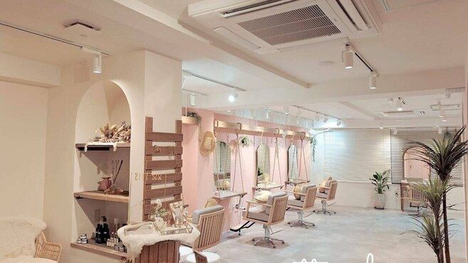 【金沢八景】≪自由出勤制≫≪保障給あり≫≪店販手当あり≫革新的な白髪染め技術でお客様のお悩みに寄り添うサロン!その他デザインカラーや髪質改善などの高い技術力で、スキルアップを目指すことができます。「at tee... 金沢八景(アットティーカナザワハッケイ)」からスタイリスト(美容師)の求人★☆